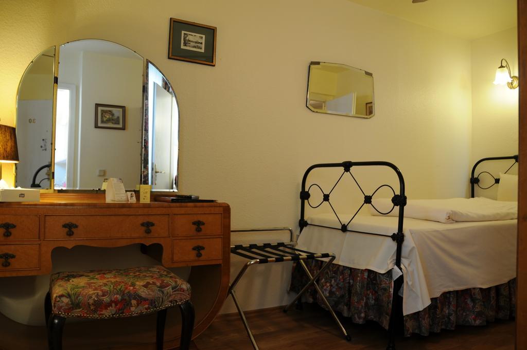 Hotel Admiral Wiesbaden Cameră foto