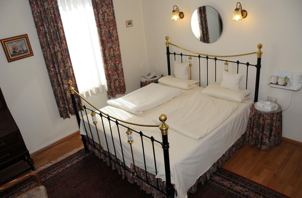 Hotel Admiral Wiesbaden Cameră foto